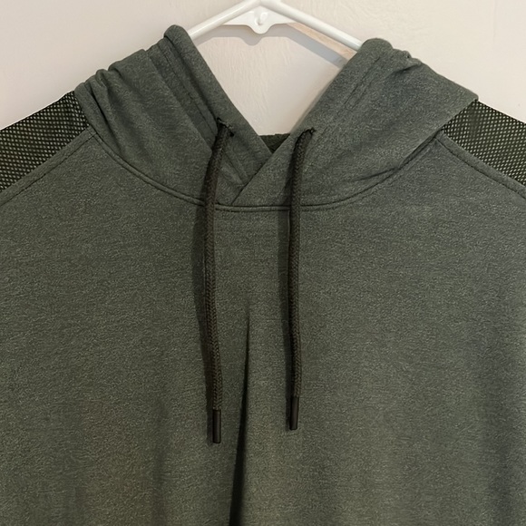 Under Armour Mens shirt sleeve pullover - Picture 4 of 4